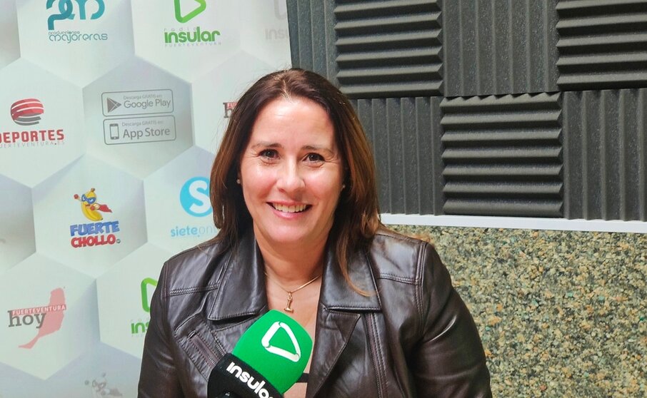 Lola García en Radio Insular