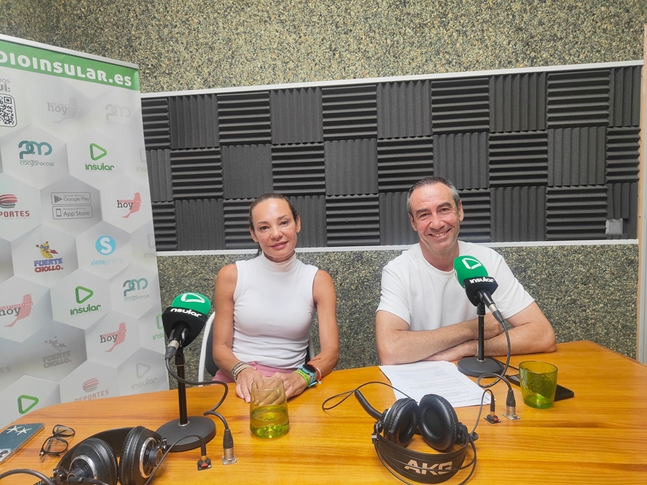 Ana Hernández y David de León de frente